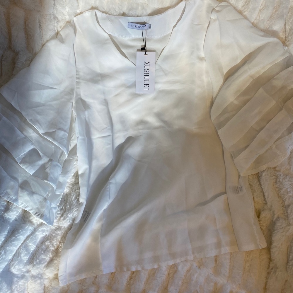 NWT MISSLOOK blouse